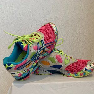 Asics women's Gel Noosa Tri 7 Running size 7.5